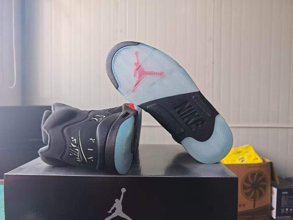 Air Jordan 5 Retro "Halloween" – Black / Picante Red (HQ7978-001)