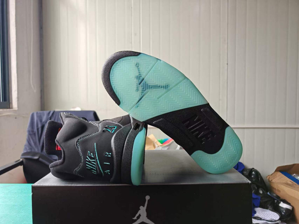 Air Jordan 5 Retro ‘Halloween’