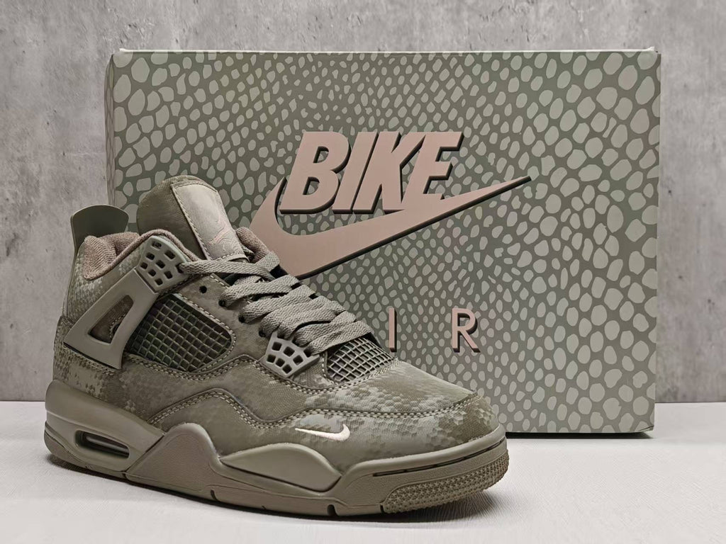 Air Jordan 4 'Military Black'