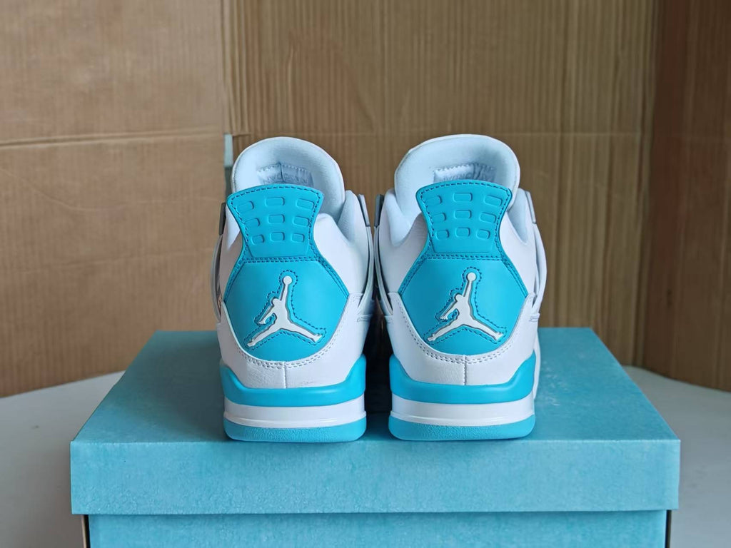 Air Jordan 4 Retro ‘Military Blue’ (2024)