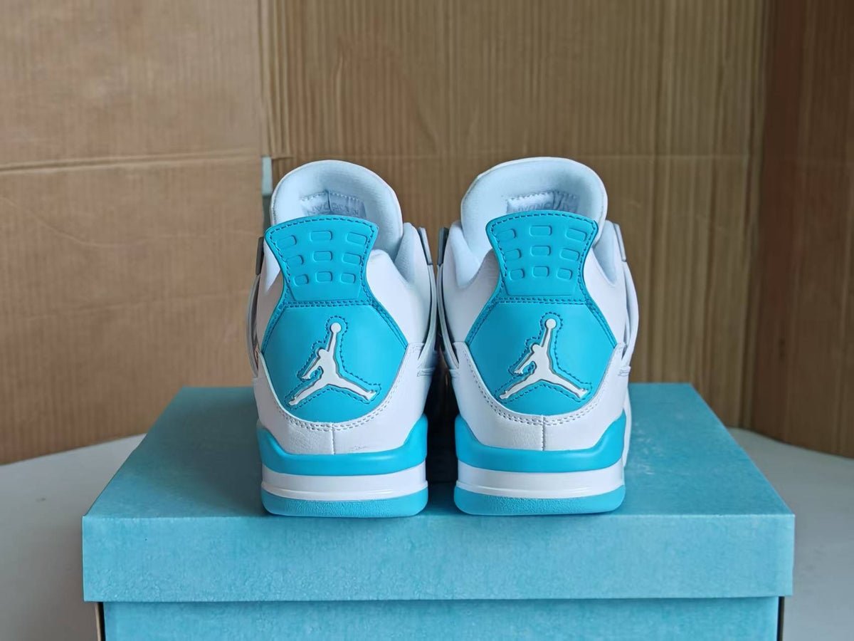 Air Jordan 4 Retro ‘Military Blue’ (2024)