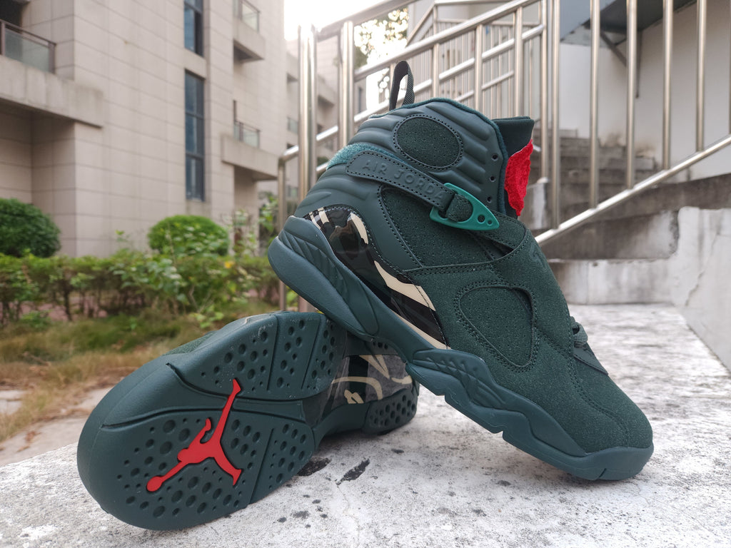 Air Jordan 8 Retro ‘Dark Green Red’