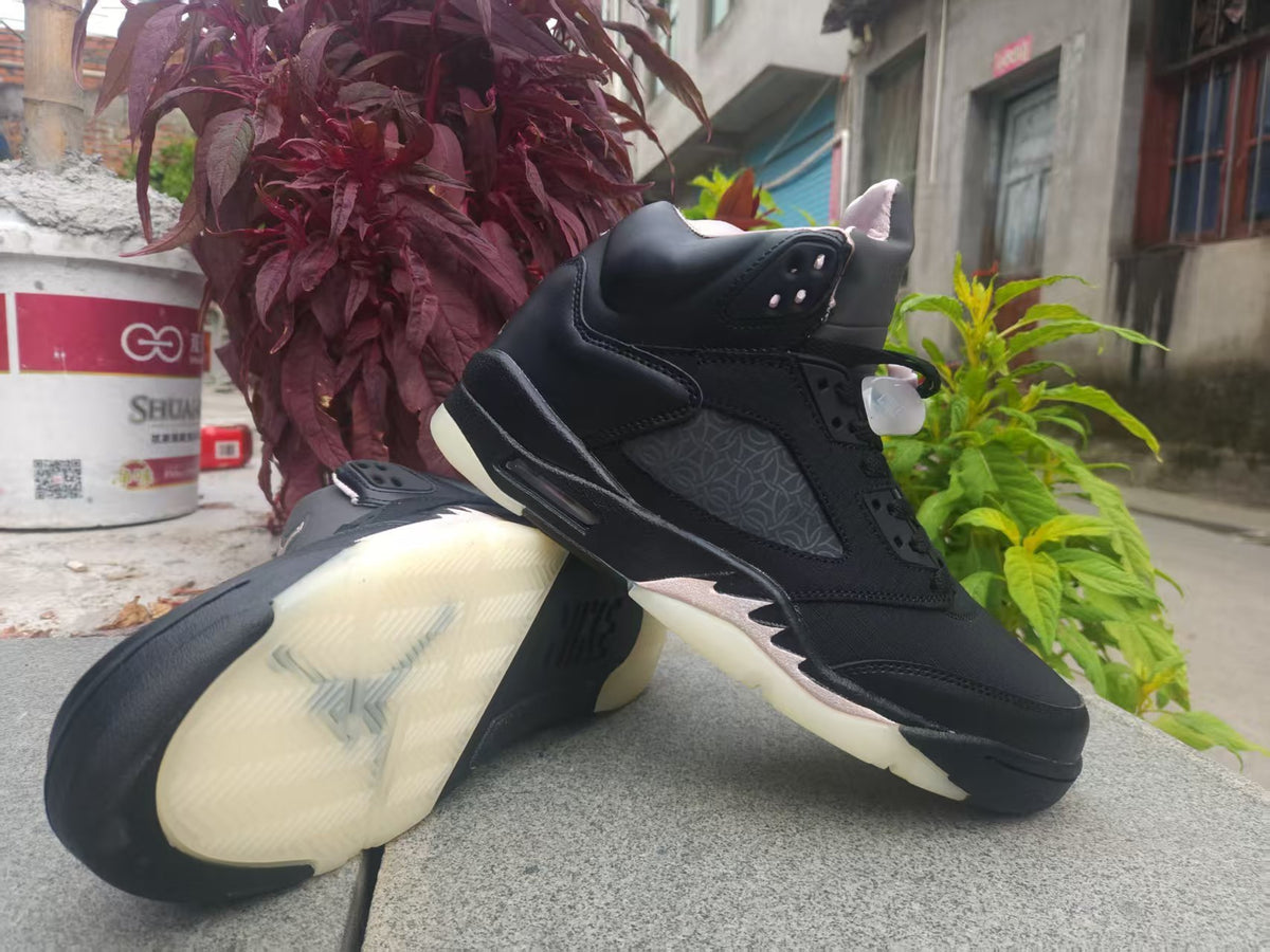 Air Jordan 4 x Paris Saint-Germain ‘Off Noir’