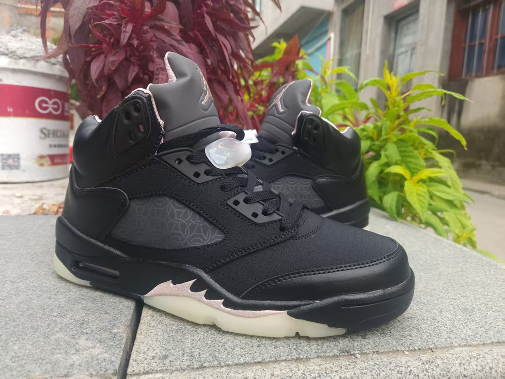 Air Jordan 4 x Paris Saint-Germain ‘Off Noir’