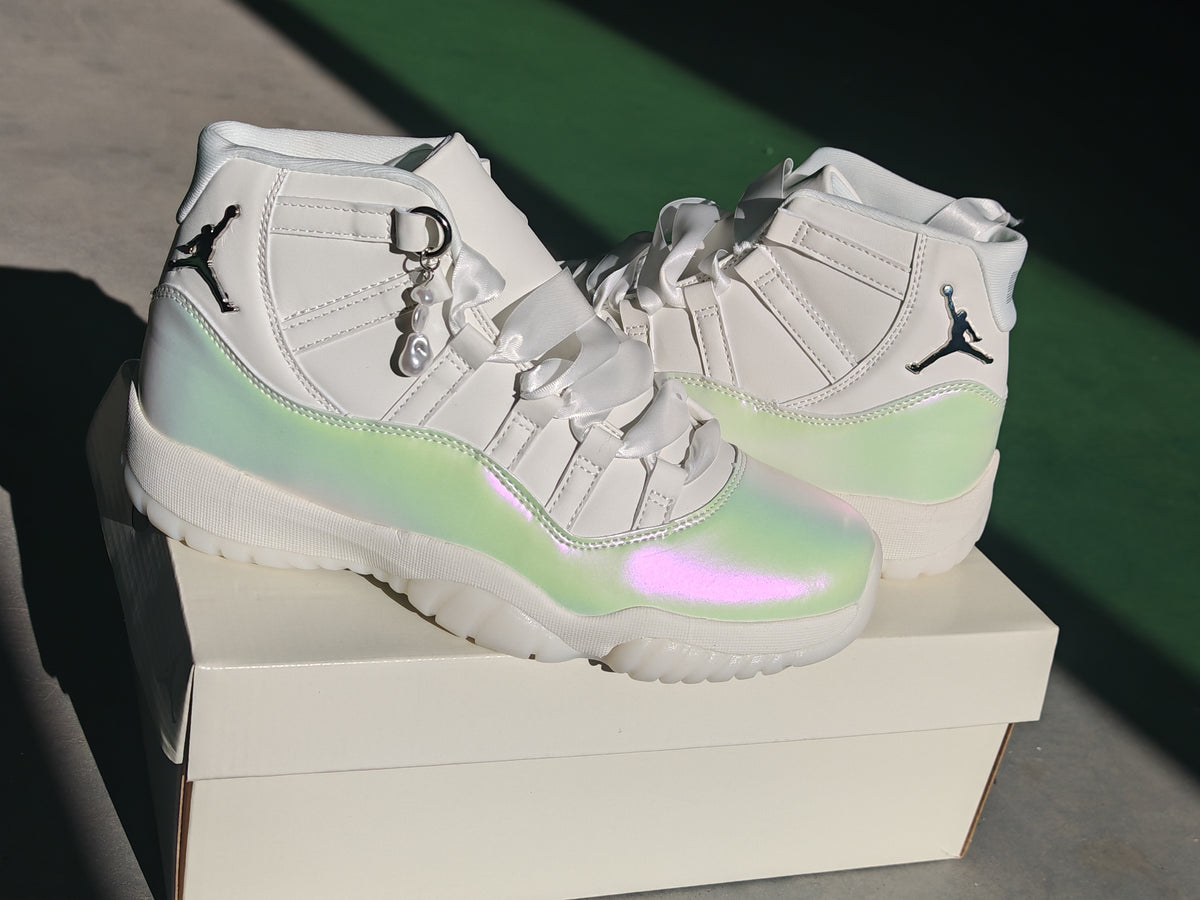 Air Jordan 11 Retro 'Pearl White Iridescent'