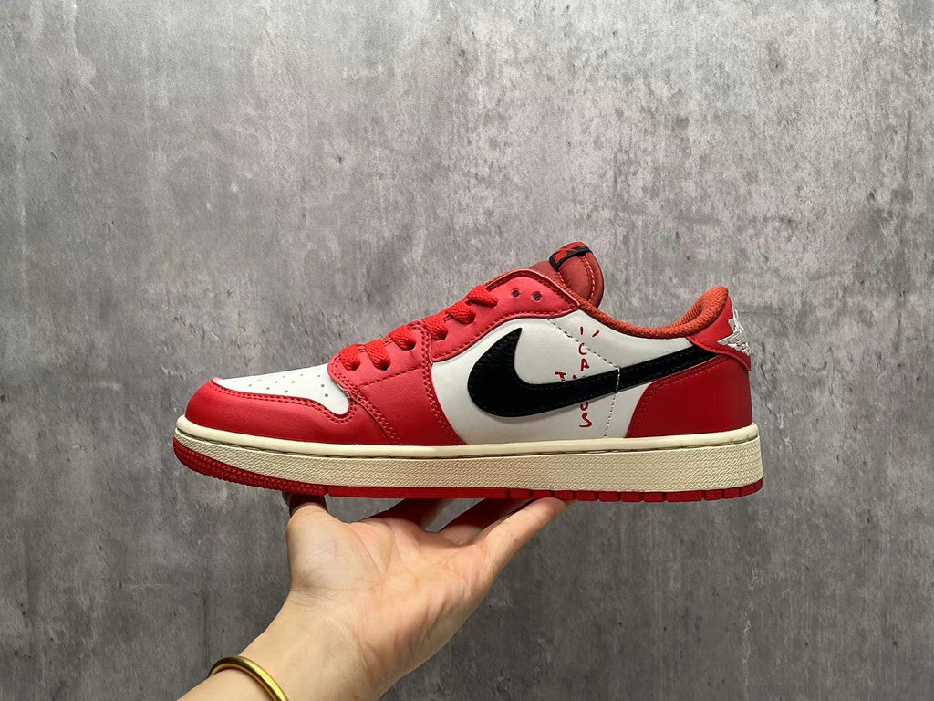 Air Jordan 1 Retro Low OG "Chicago"