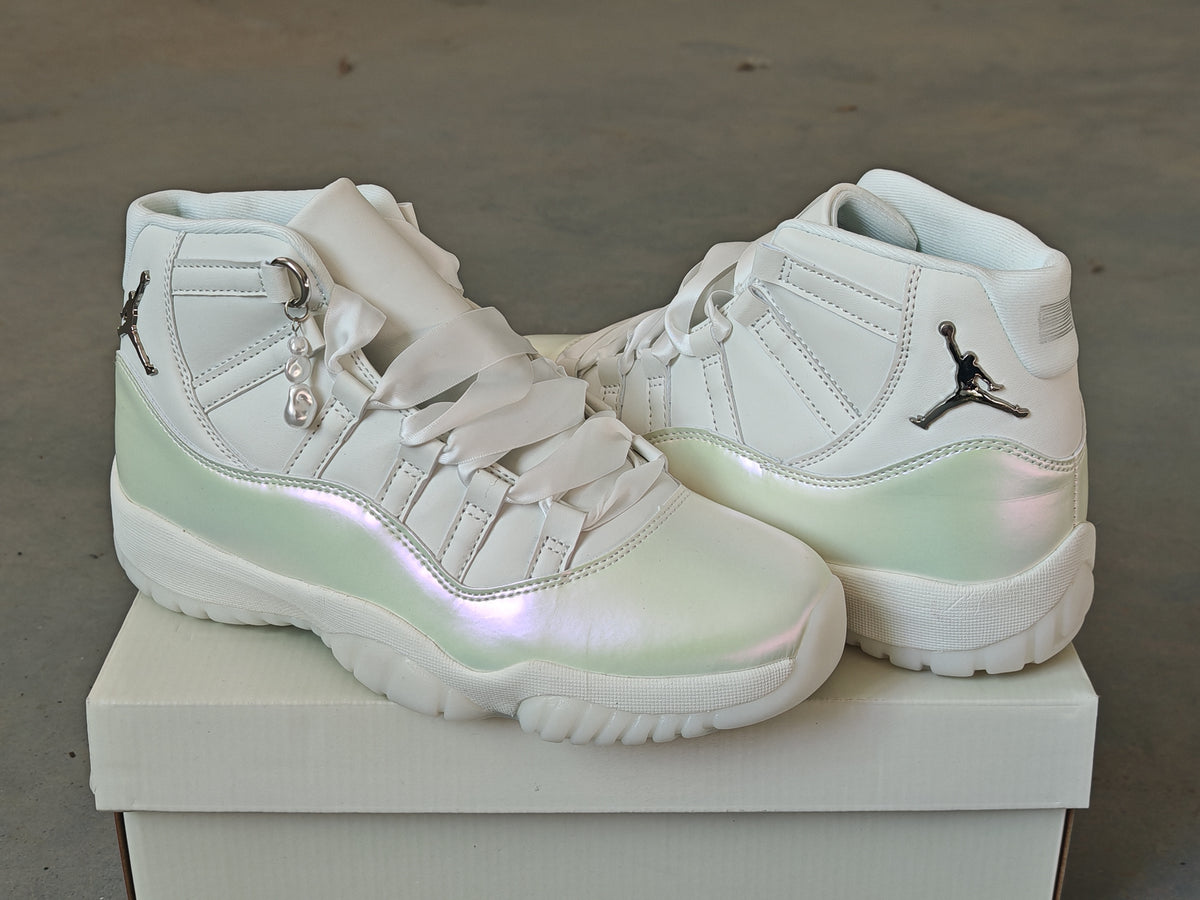 Air Jordan 11 Retro 'Pearl White Iridescent'