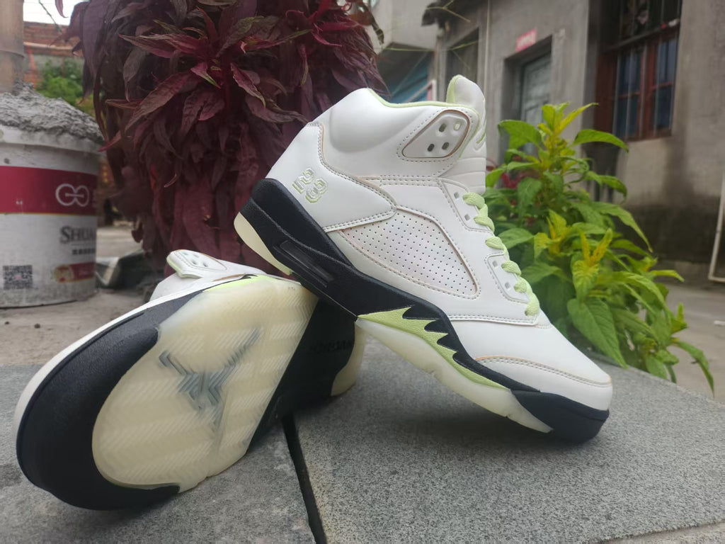 Air Jordan 5 Retro ‘Luminous Green’