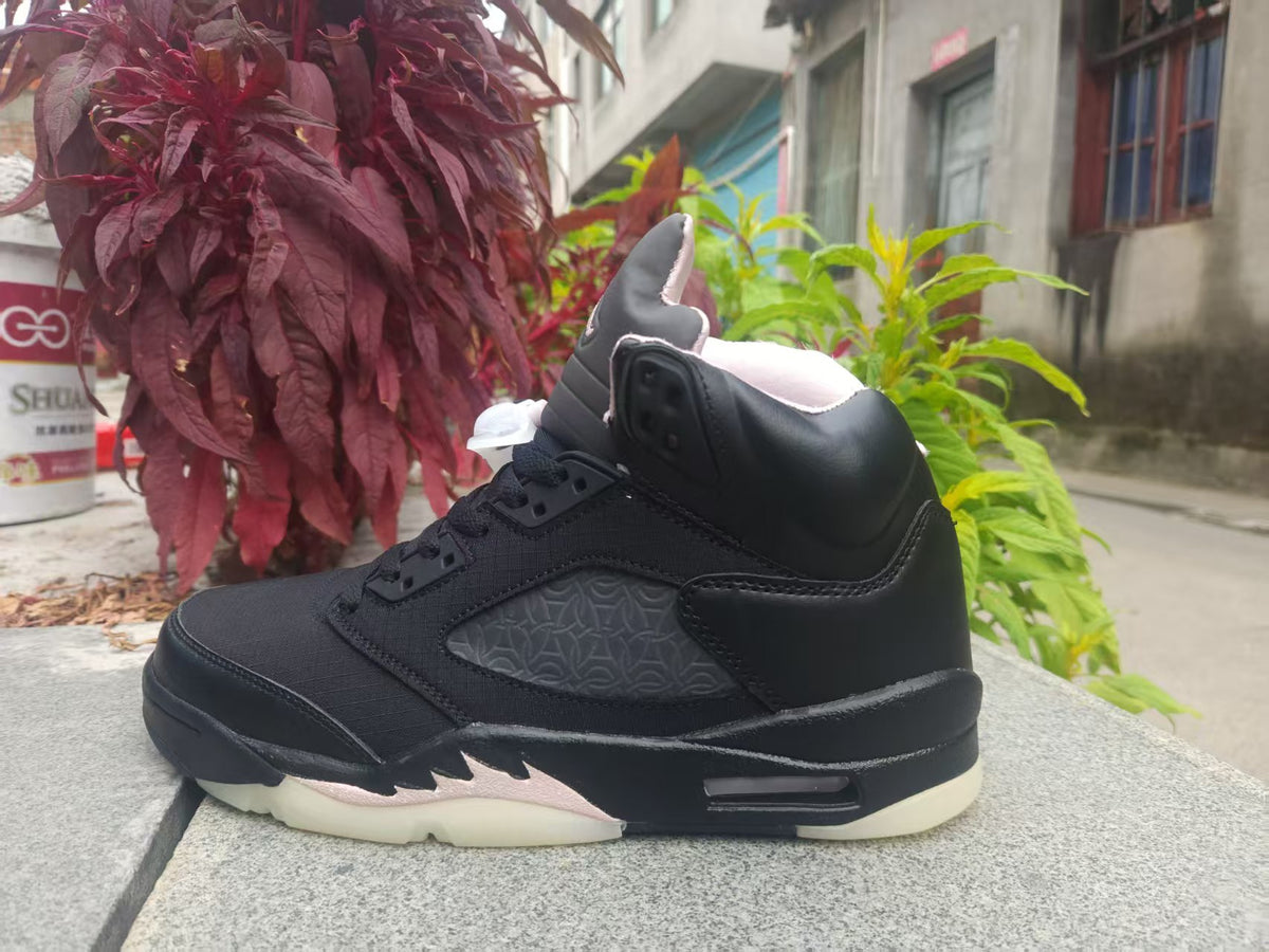 Air Jordan 4 x Paris Saint-Germain ‘Off Noir’