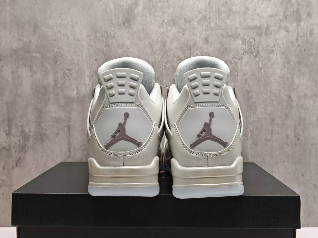 Air Jordan 4 Retro ‘Frozen Moments’ (W)