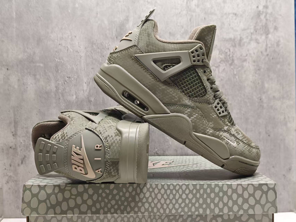 Air Jordan 4 'Military Black'