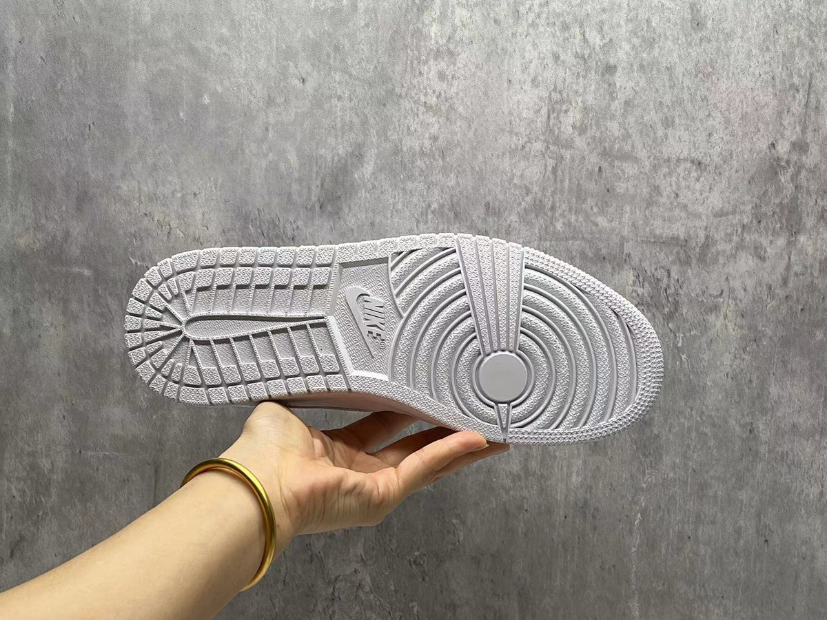 Air Jordan 1 Retro Low