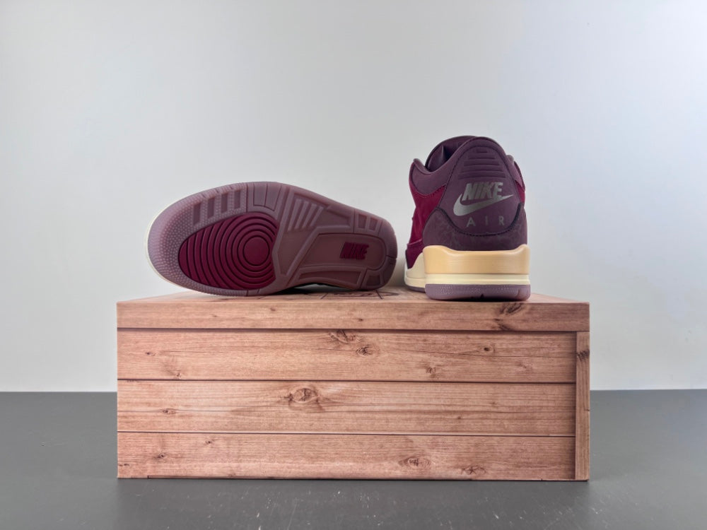 Air Jordan 3 Retro PRM Bin23 – Team Red / Coconut Milk / Metallic Gold