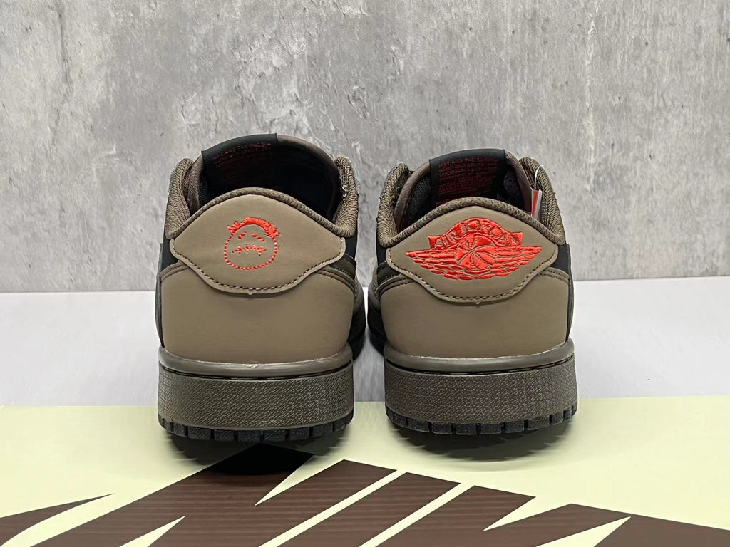 Air Jordan 1 Retro Low OG SP x Travis Scott "Velvet Brown"