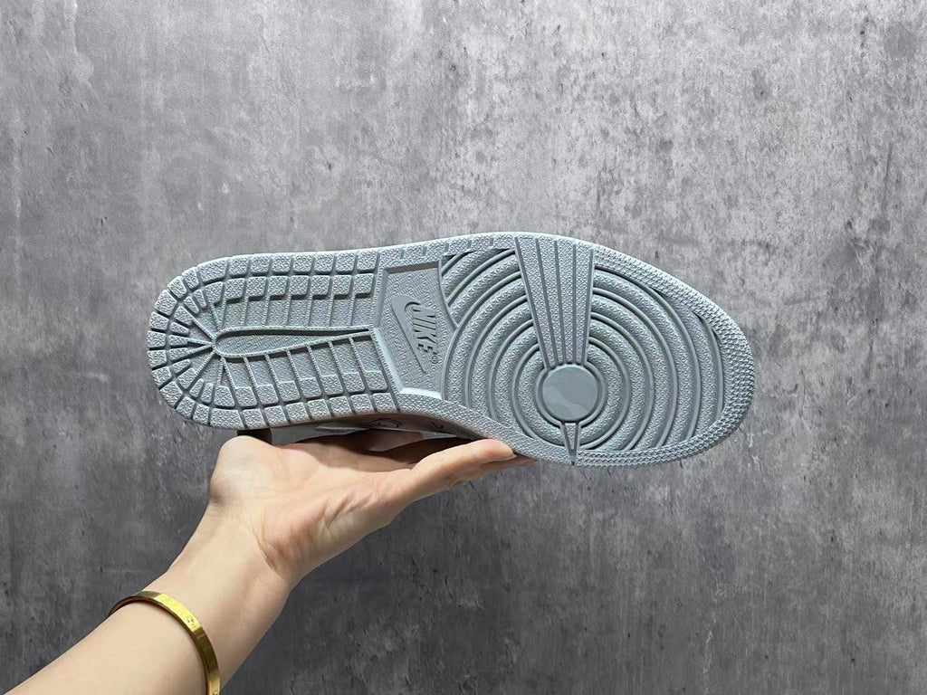 Air Jordan 1 x Off-White "Gray" (DZ5485-003)
