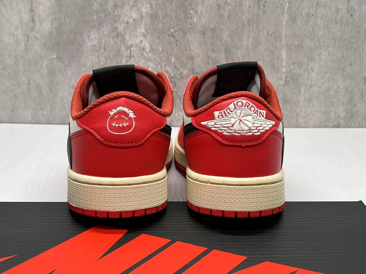 Air Jordan 1 Retro Low OG "Chicago"