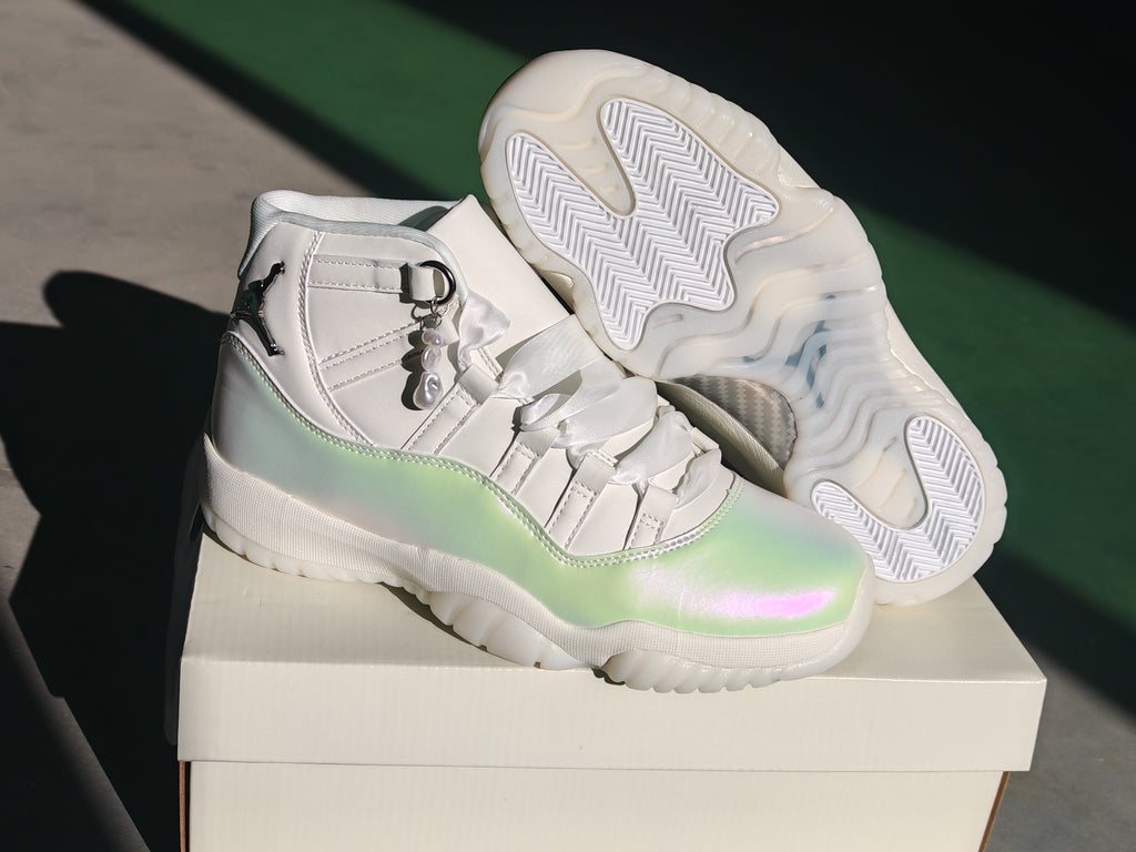 Air Jordan 11 Retro 'Pearl White Iridescent'