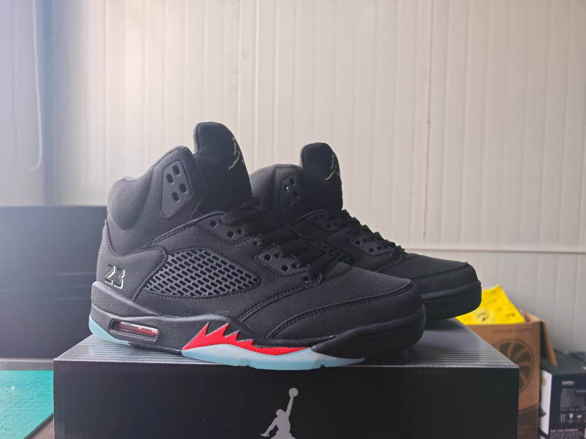Air Jordan 5 Retro "Halloween" – Black / Picante Red (HQ7978-001)