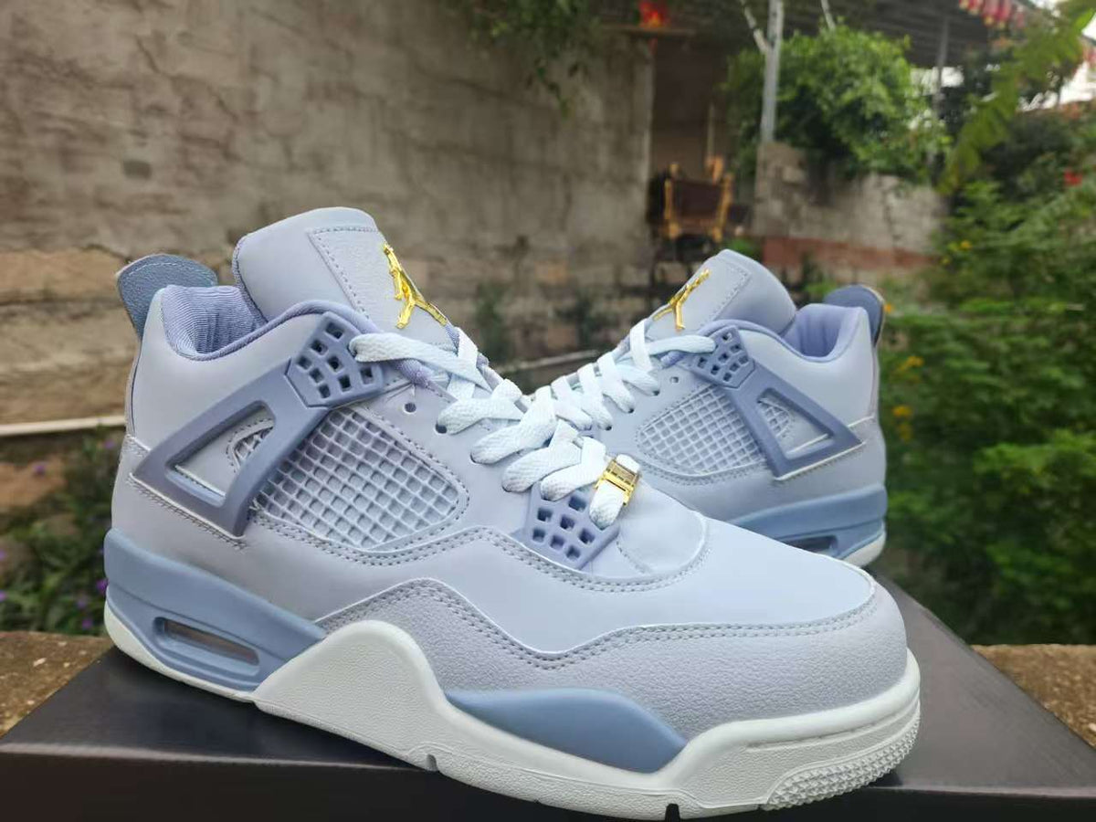 Air Jordan 4 Retro ‘Light Blue Gold’