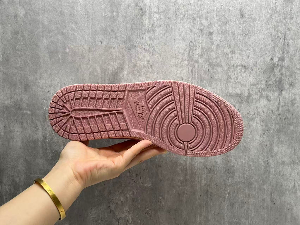 Air Jordan 1 Low OG x Travis Scott 'Shy Pink'
